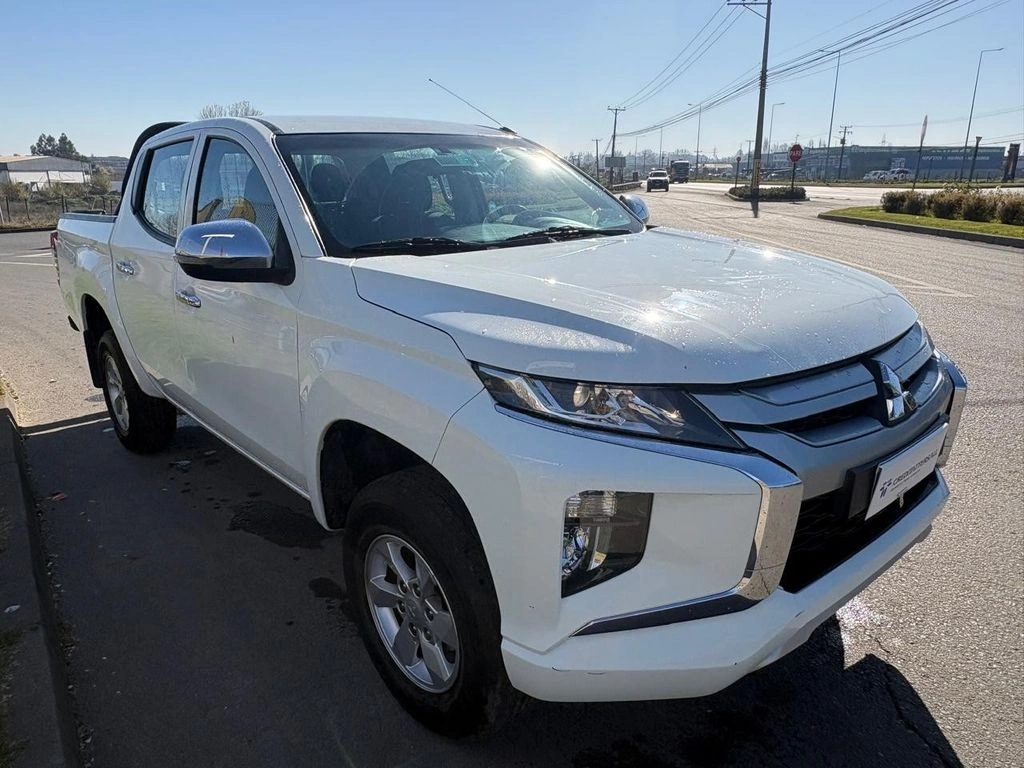 Mitsubishi L200 Katana Cr 4x2 año 2023