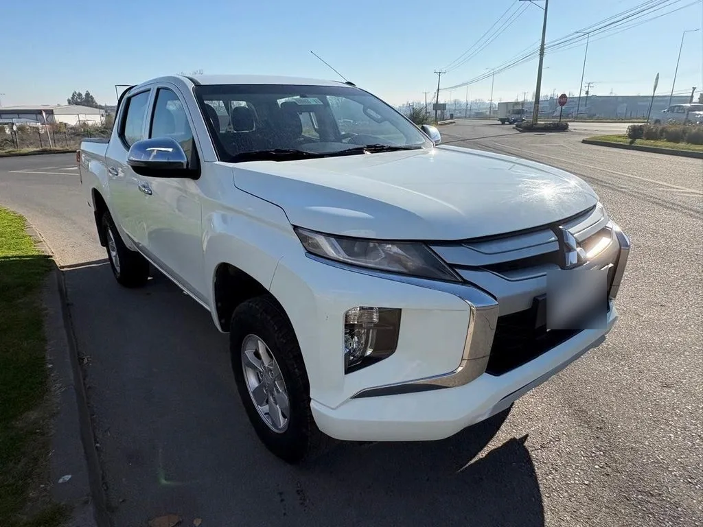 Mitsubishi L200 Katana Cr 4x2 año 2022