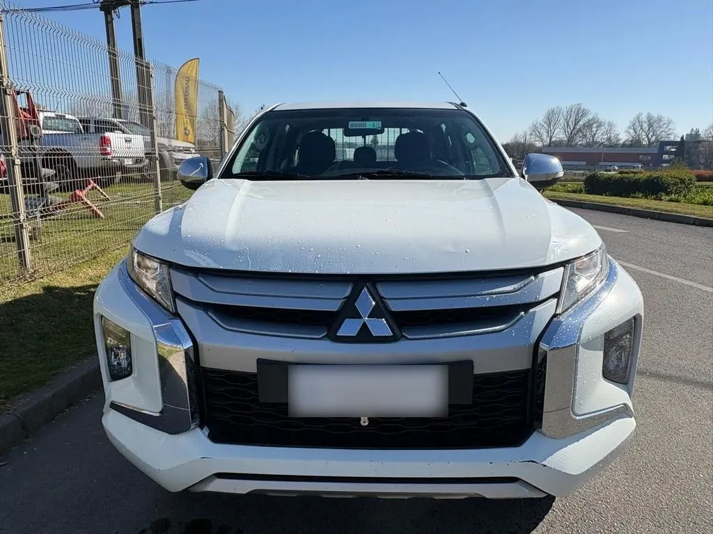 Mitsubishi L200 Katana Cr 4x2 año 2023