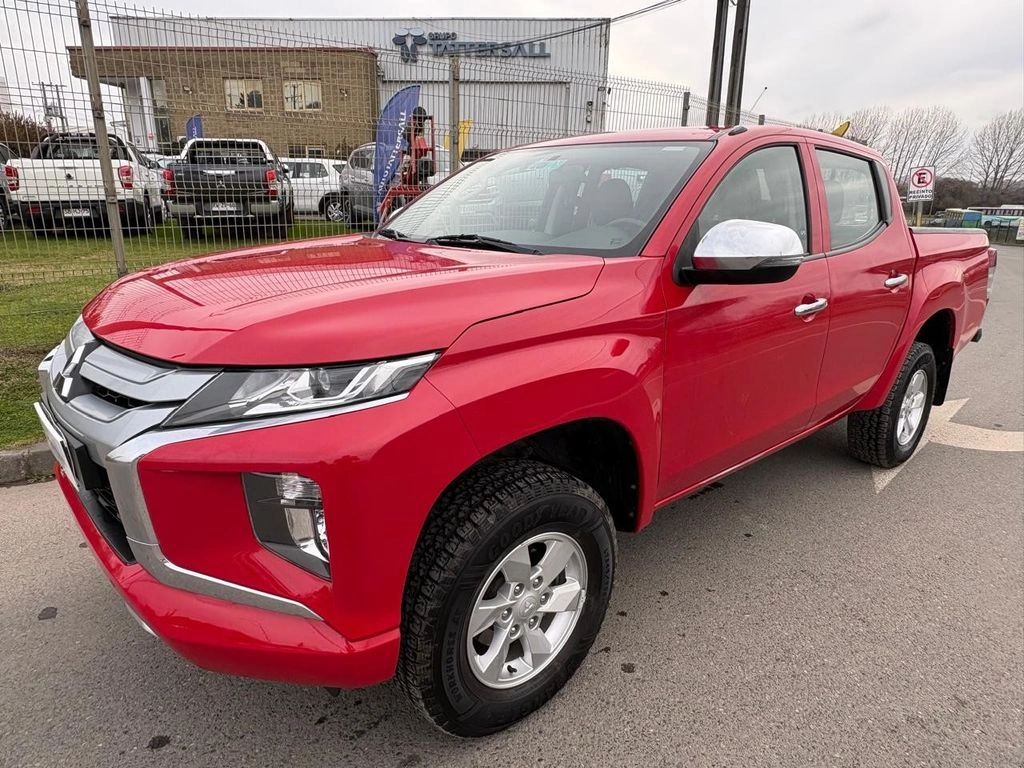 Mitsubishi L200 Cr Katana 4x2 año 2022