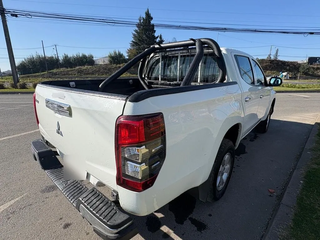 Mitsubishi L200 Katana Cr 4x2 año 2023
