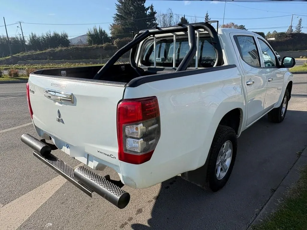 Mitsubishi L200 Katana Cr 4x2 año 2022