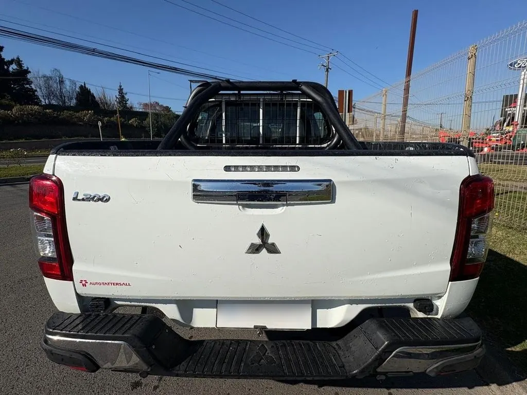 Mitsubishi L200 Katana Cr 4x2 año 2023
