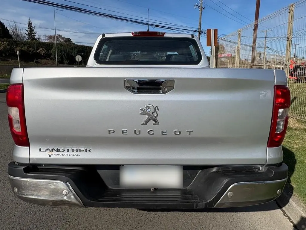 Peugeot Landtrek 1.9 4x4 Mt año 2023