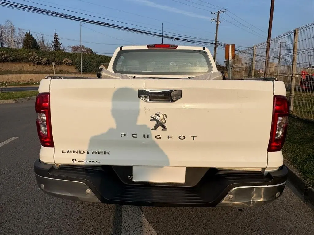 Peugeot Landtrek 1.9 4x2 Mt año 2023