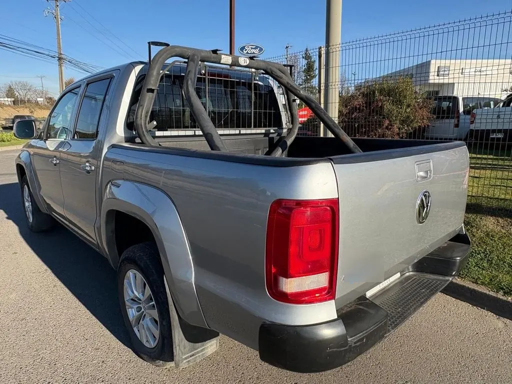 Volkswagen Amarok Trendline 4x2 Mt año 2023
