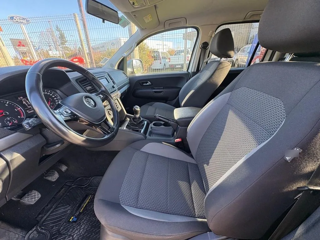 Volkswagen Amarok Trendline 4x2 Mt año 2023