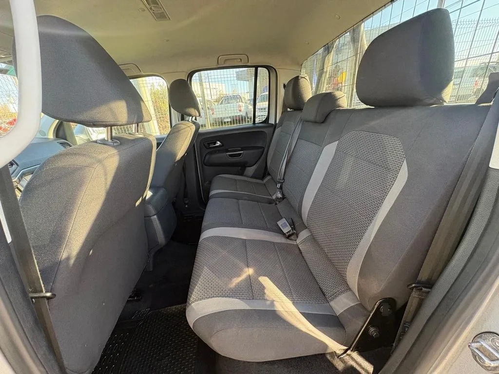 Volkswagen Amarok Trendline 4x2 Mt año 2023