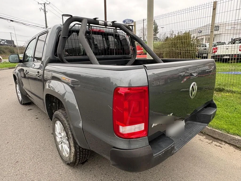 Volkswagen Amarok Trendline 4x2 Mt año 2023