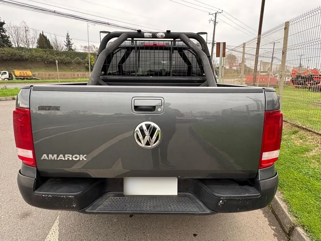 Volkswagen Amarok Trendline 4x2 Mt año 2023