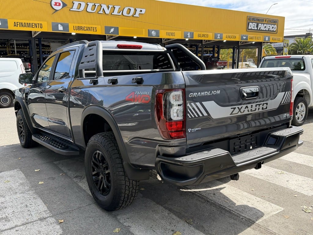 ZX Auto Grand Lion Grand Lion Cabina Doble Lux Xl Diese L4x4 At 2.3 año 2026