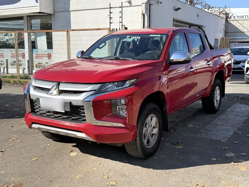 Mitsubishi L200 2.4 Katana Crt 4x4 Mt año 2023
