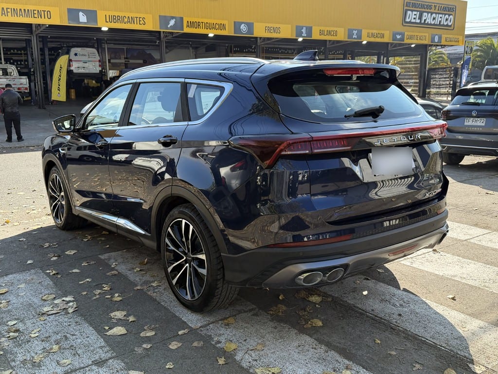Jetour X70 Plus 1.5 Gl At año 2024