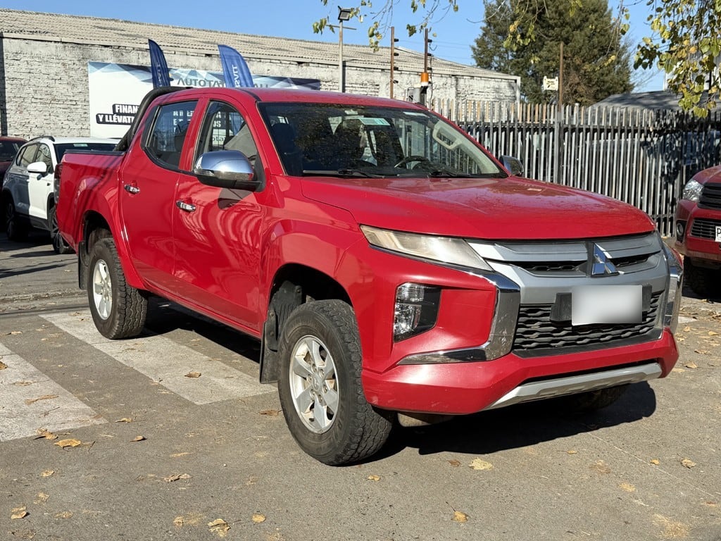 Mitsubishi L200 2.4 Katana Crt 4x4 Mt año 2023