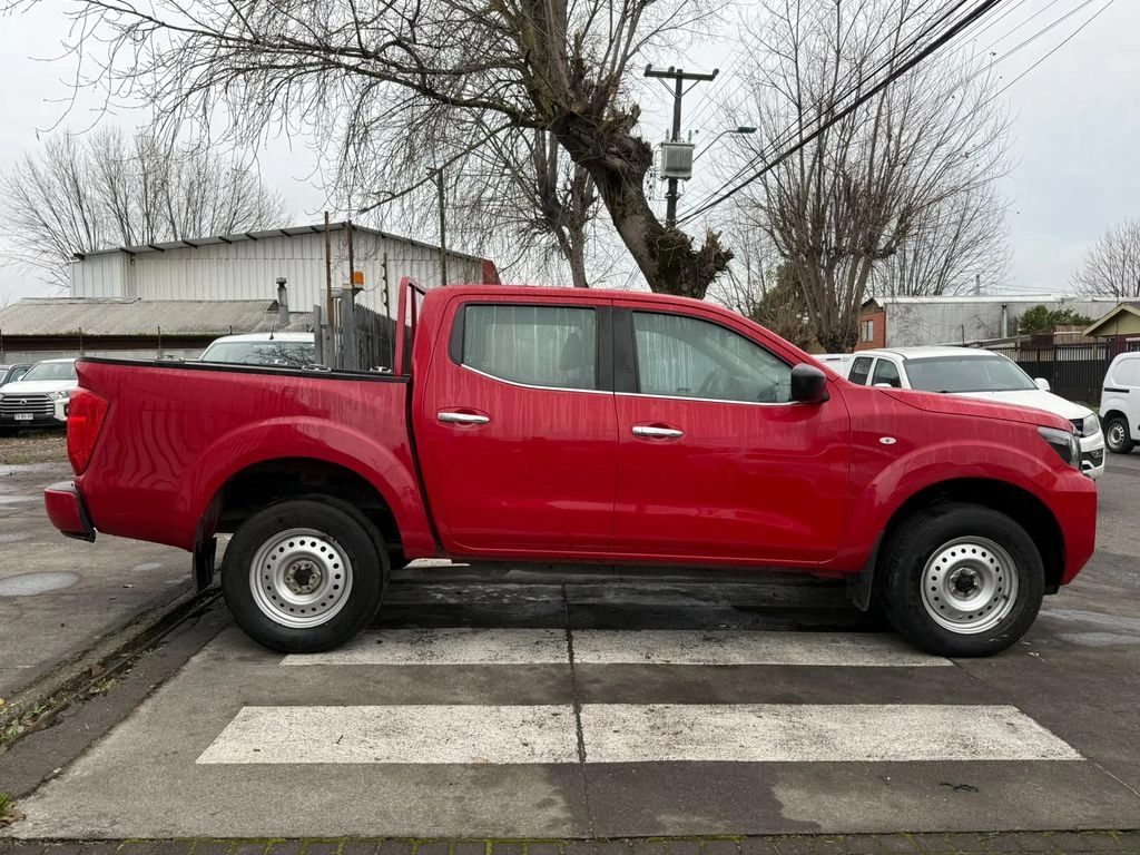 Nissan Navara 2.3 Se 4x2 Mt año 2022