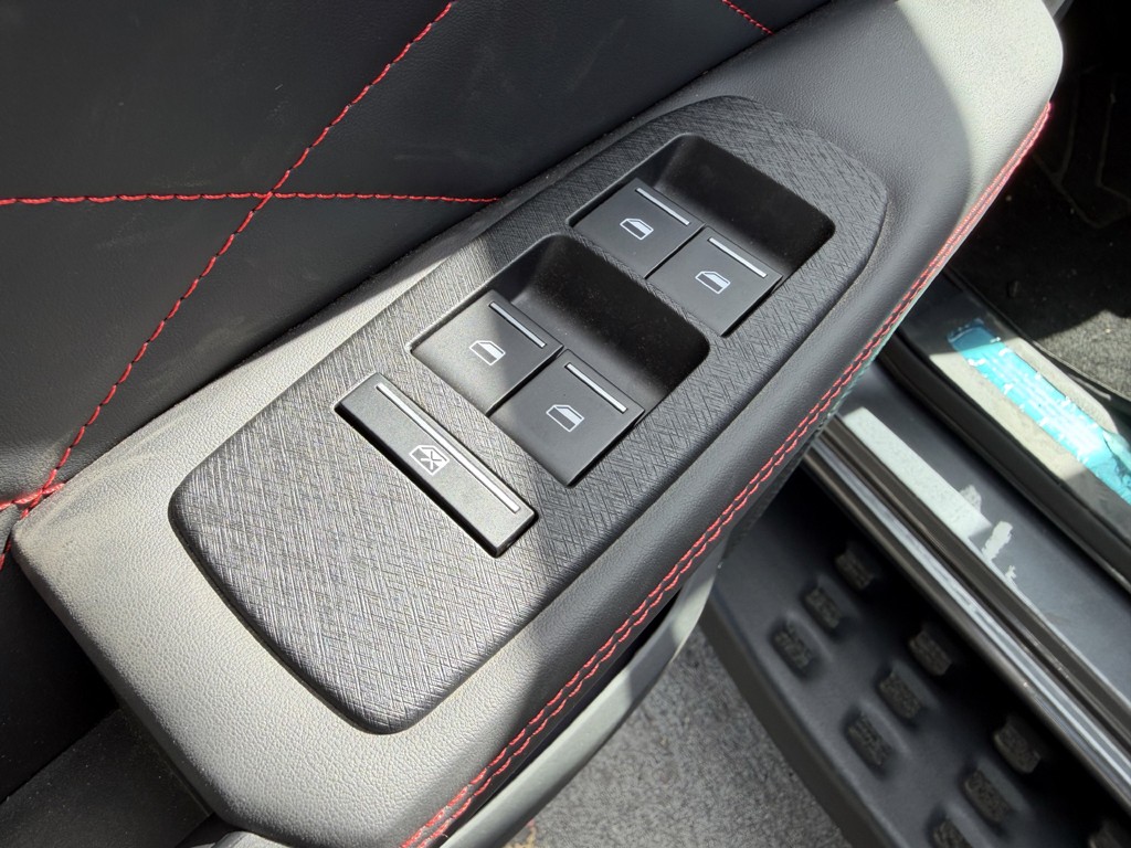ZX Auto Grand Lion Grand Lion Cabina Doble Lux Xl Diese L4x4 At 2.3 año 2026