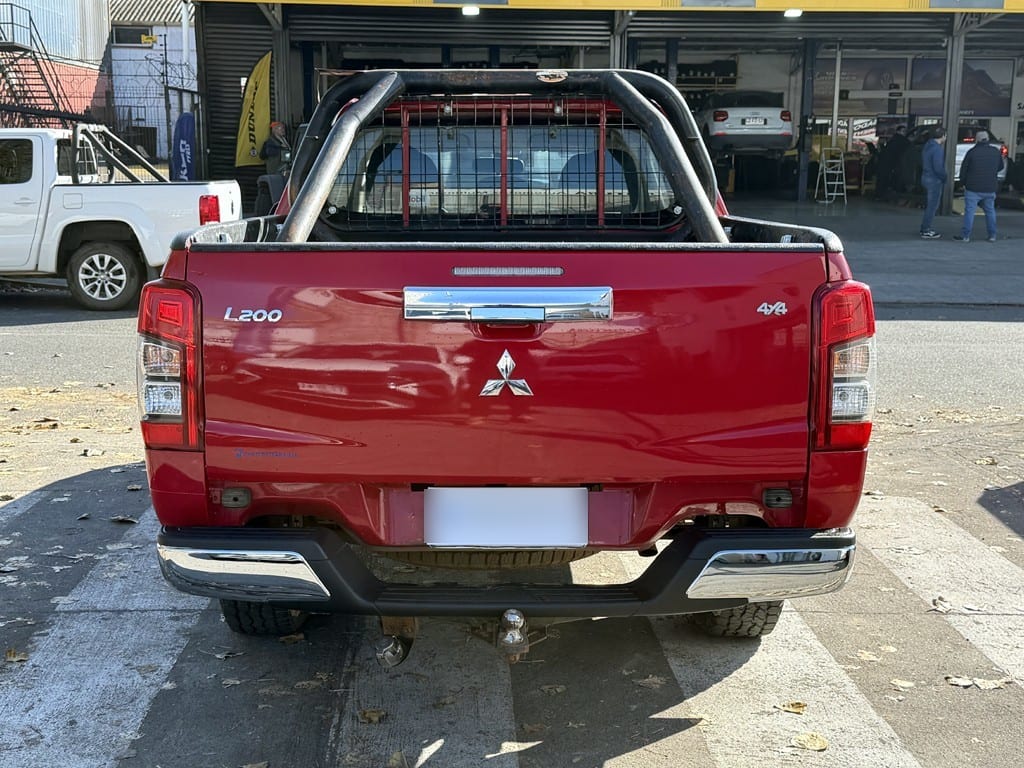 Mitsubishi L200 2.4 Katana Crt 4x4 Mt año 2023