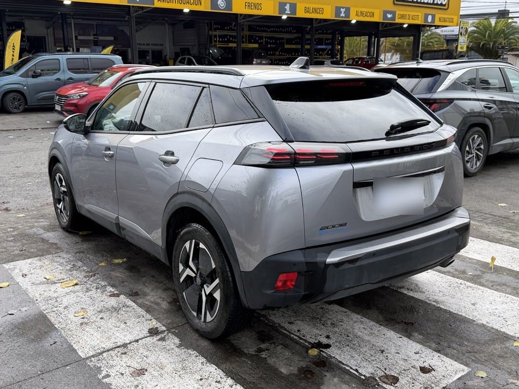 Peugeot 2008 1.5 Allure Pack Diesel At año 2025