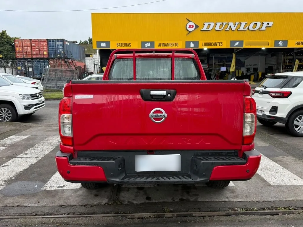 Nissan Navara 2.3 Se 4x2 Mt año 2022