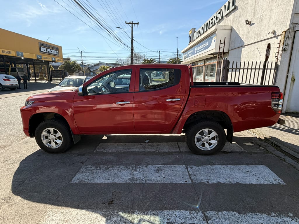 Mitsubishi L200 Katana Crt 4x4 2.4 año 2023