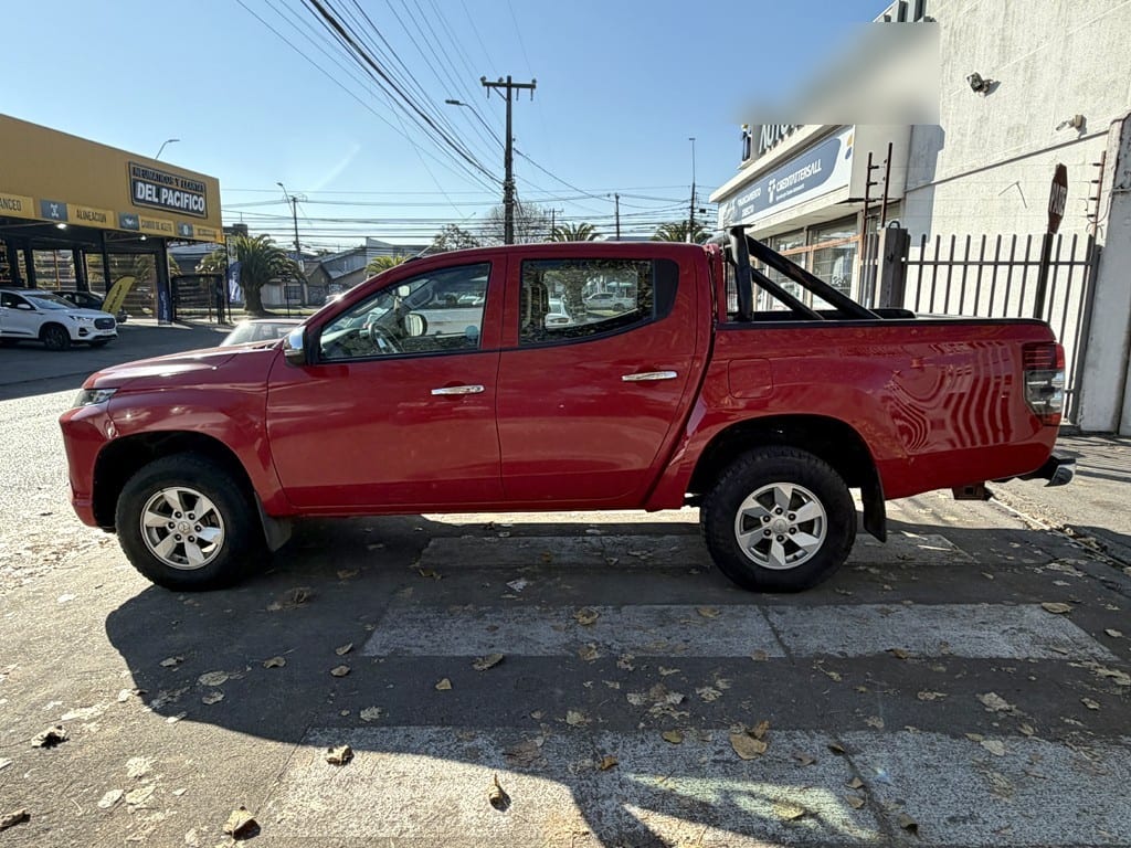 Mitsubishi L200 2.4 Katana Crt 4x4 Mt año 2023
