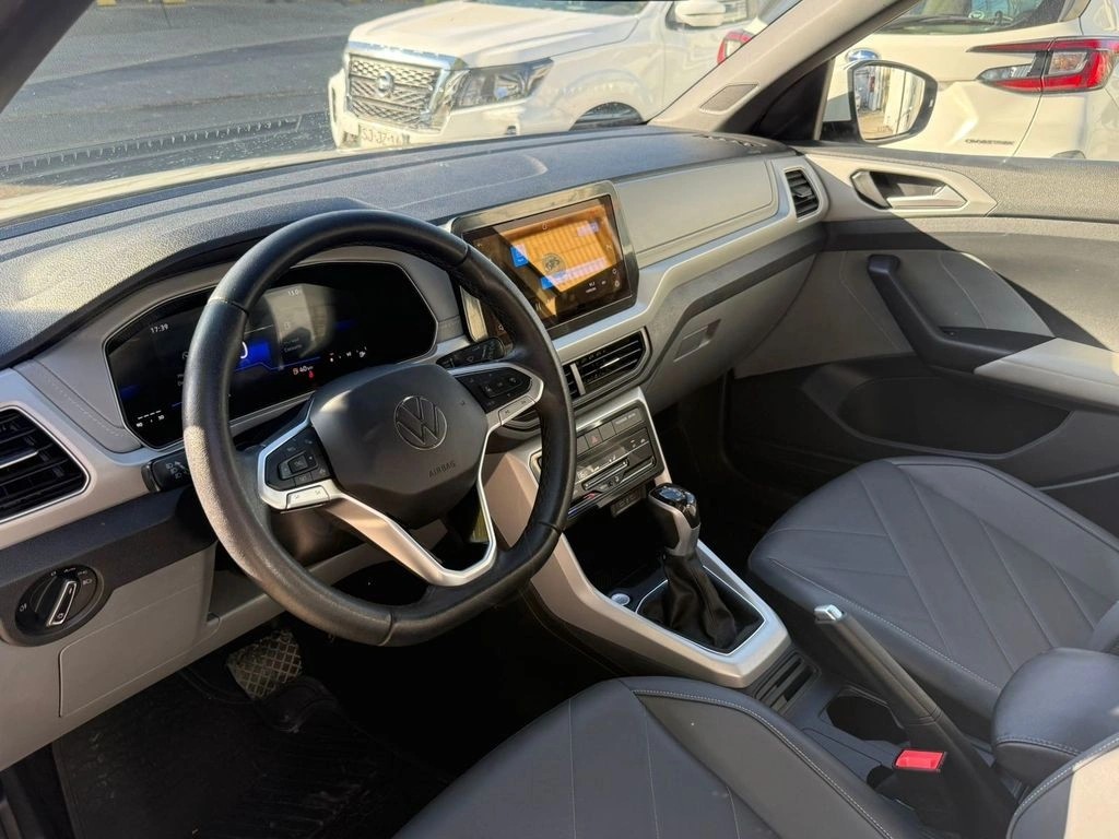 Volkswagen T-Cross 1.0 Tsi Comfortline At año 2025