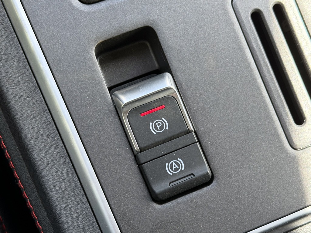 ZX Auto Grand Lion Grand Lion Cabina Doble Lux Xl Diese L4x4 At 2.3 año 2026