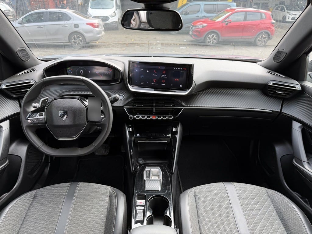 Peugeot 2008 1.5 Allure Pack Diesel At año 2025