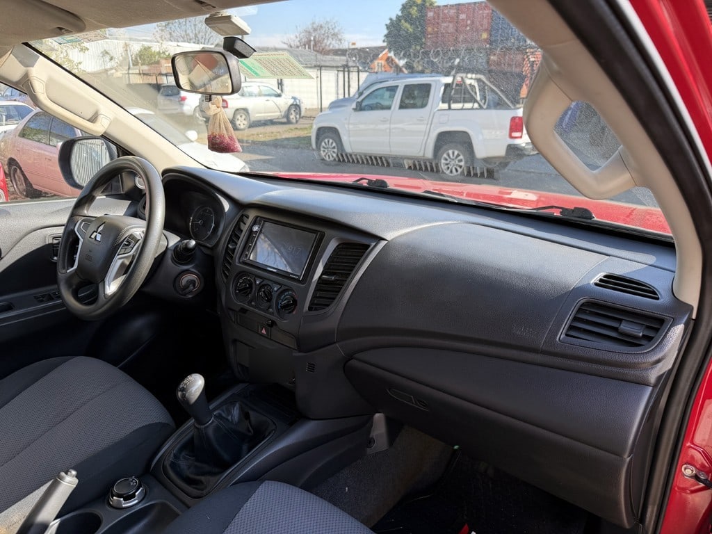 Mitsubishi L200 2.4 Katana Crt 4x4 Mt año 2023
