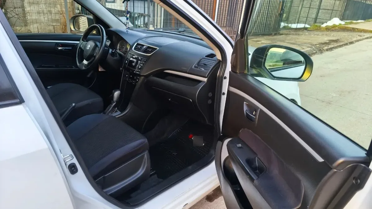 SUZUKI SWIFT 1.2 Glx At Ac año 2015