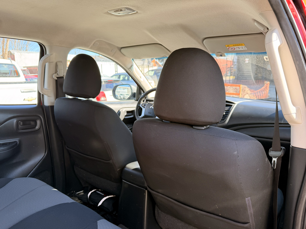 Mitsubishi L200 Katana Crt 4x4 2.4 año 2023