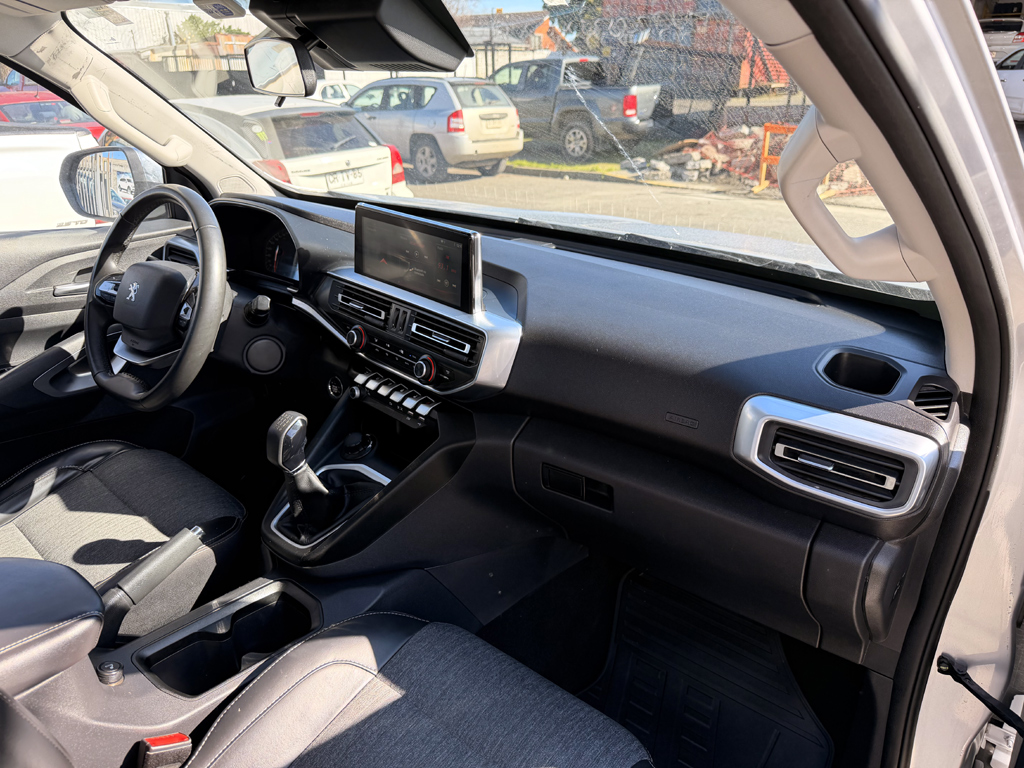 Peugeot Landtrek Active 4x4 año 2023