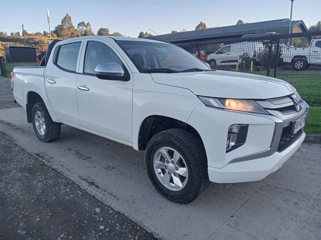 Mitsubishi L200 L200 Cr 4x2 año 2022