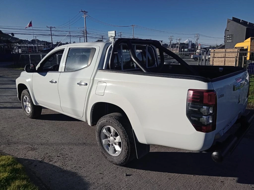 Mitsubishi L200 L200 Cr 4x2 año 2022