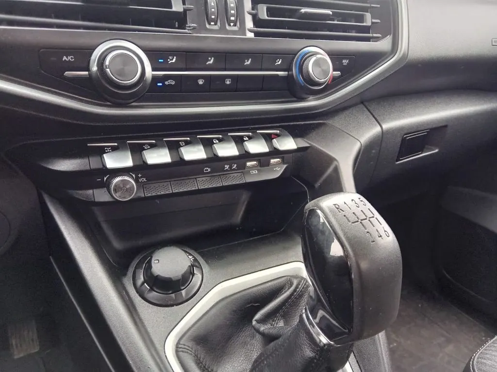 Peugeot Landtrek Landtrek año 2023