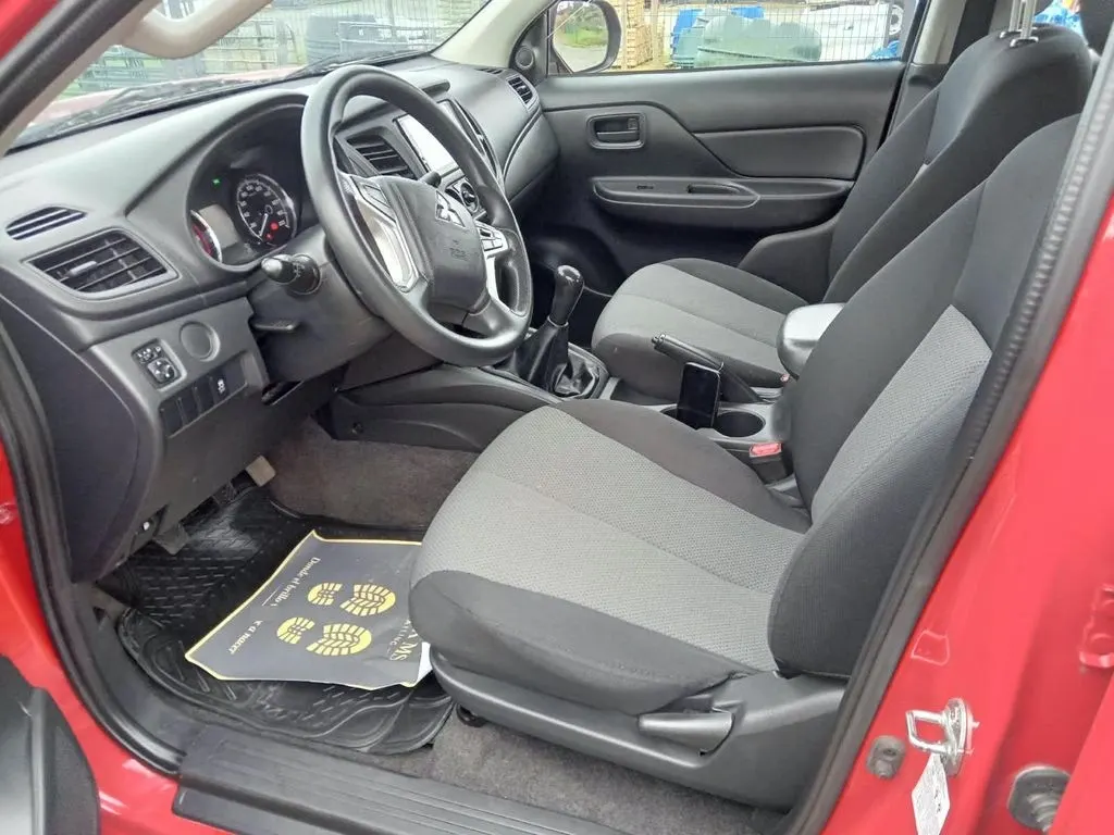 Mitsubishi L200 2.4 Katana Cr 4x2 Mt 4p año 2022