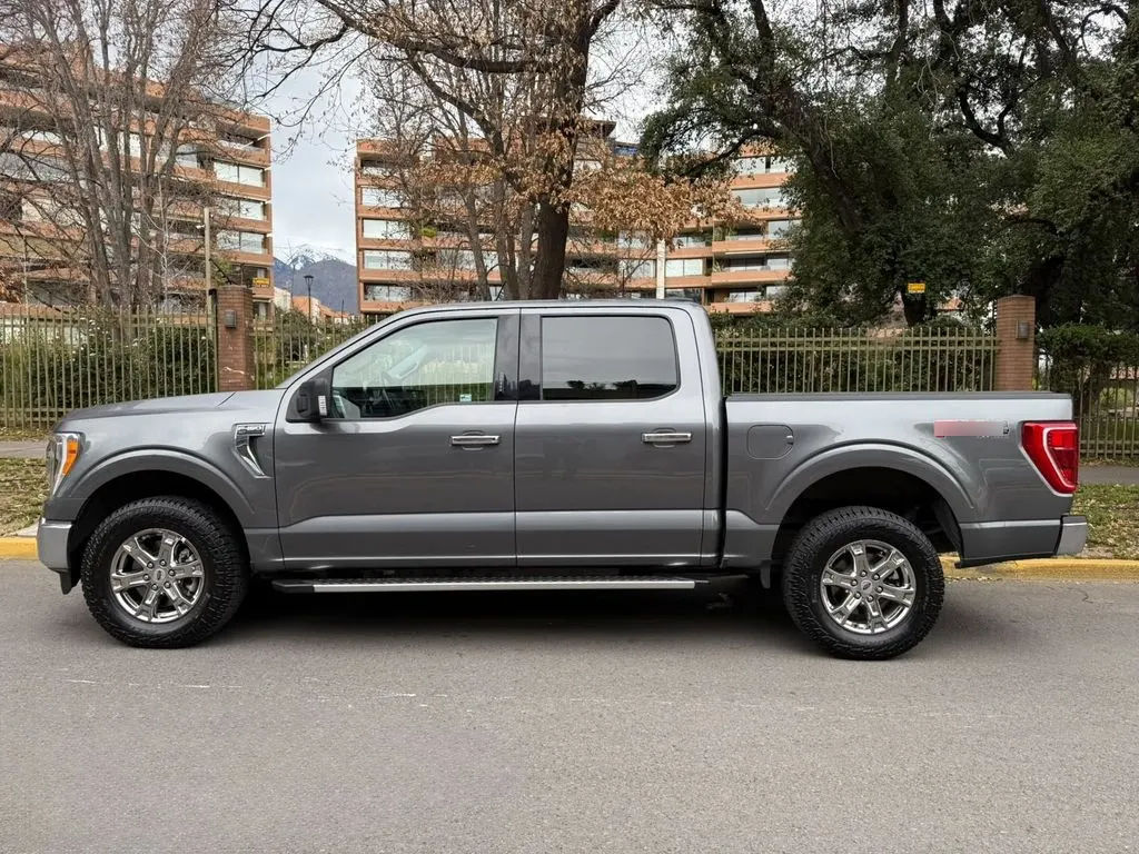 Ford F-150 5.0 Xlt Cc Dob. Cab. 4x4 At año 2023