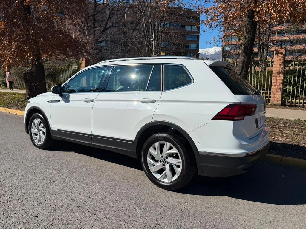 Volkswagen Tiguan 1.4 Tsi Comfortline 7 Asientos año 2024