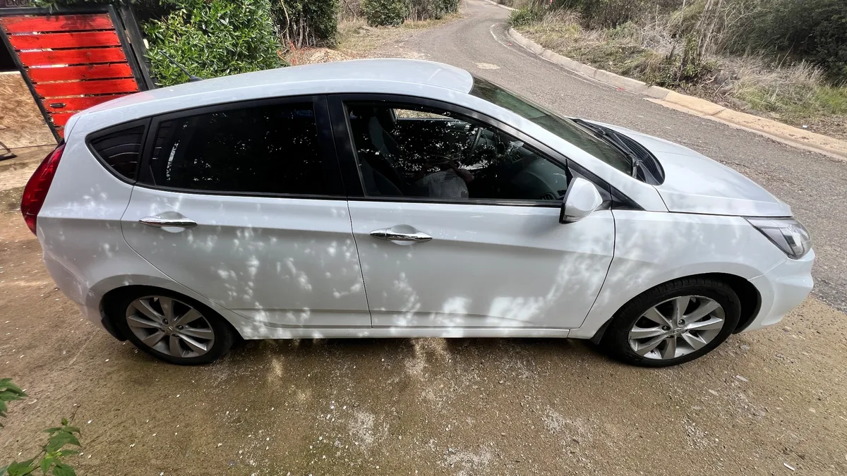 HYUNDAI ACCENT 1.4 Rb Sdn Gl 2ab Abs Ac Ll Mt año 2016