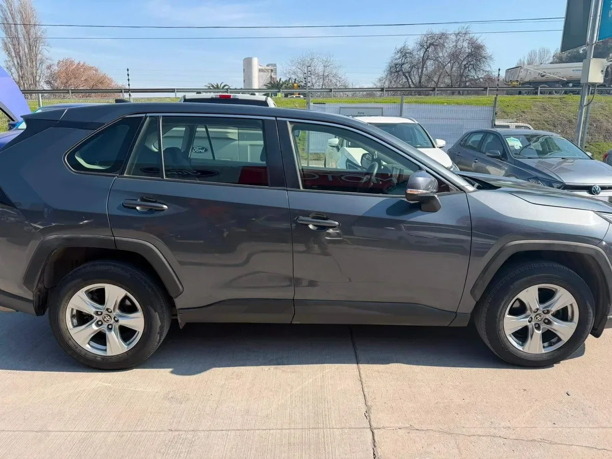Toyota Rav 4 2.0 Le 4x2 Cvt At 5p año 2020