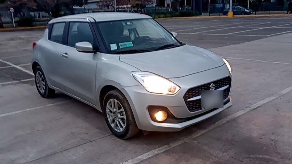 Suzuki Swift 1.2 Gl Sport 4x2 Hb Amt At 5p año 2023