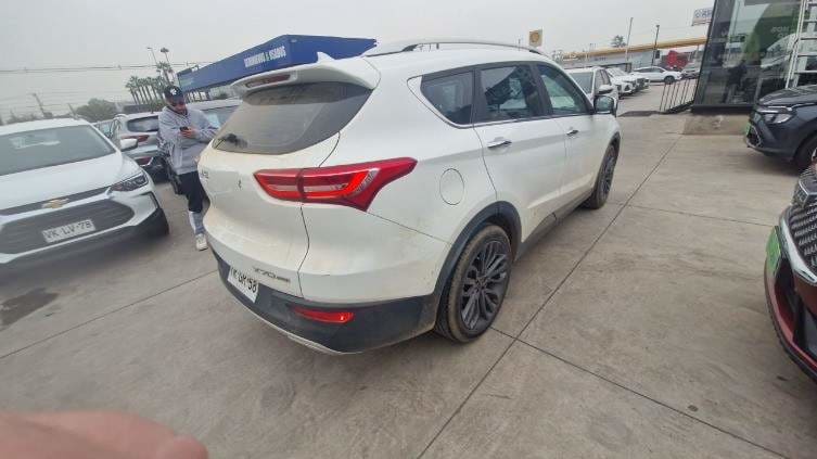 Jetour X70 1.5t Lux 4x2 At 5p año 2024