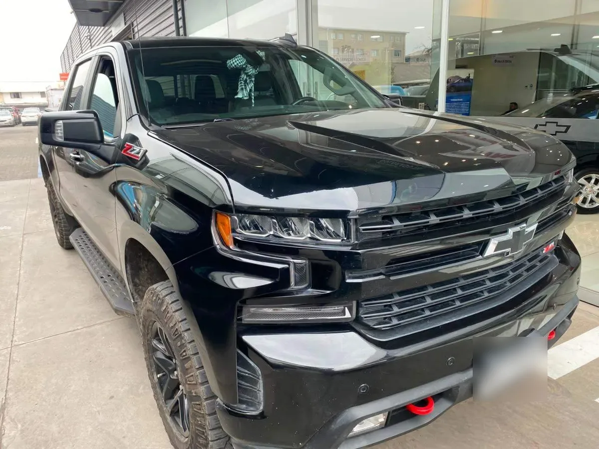 Chevrolet Silverado 5.3 Lt Trailboss Z71 4x4 At 4p año 2022