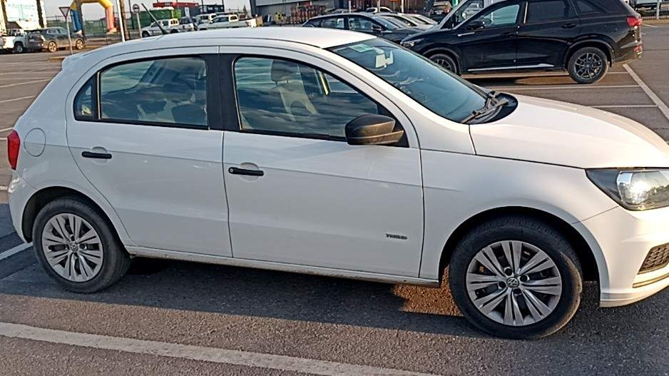 Volkswagen Gol 1.6 Trendline 4x2 Hb Mt 5p año 2022