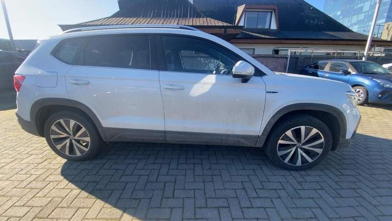 Volkswagen Taos 1.4 Tsi Highline At 5p año 2022