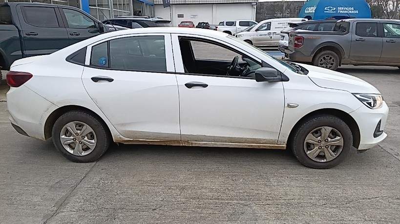 Chevrolet Onix 1.0t Lt 4x2 Sedan Mt 4p año 2021