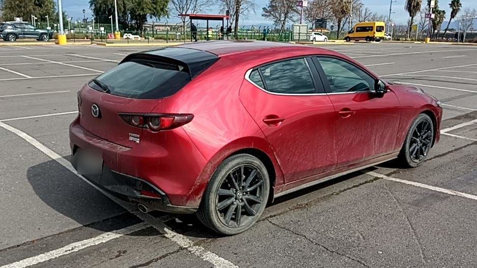 Mazda 3 2.0 V 4x2 Hb 6mt 5p año 2021