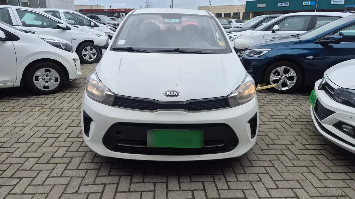 Kia Soluto 1.4 Lx 4x2 Ac Mt 4p año 2021