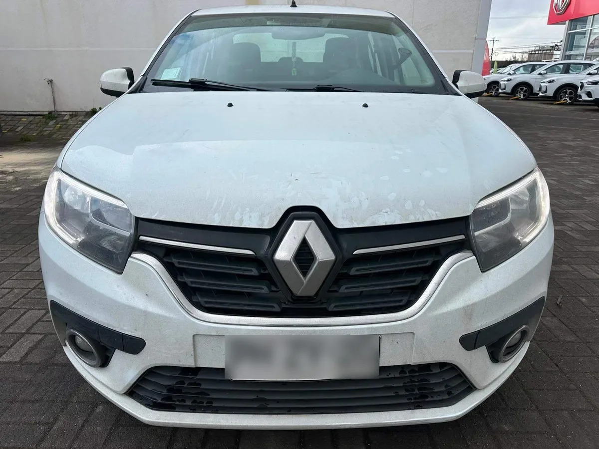 Renault Symbol 1.6 Zen 4x2 Mt 4p año 2021
