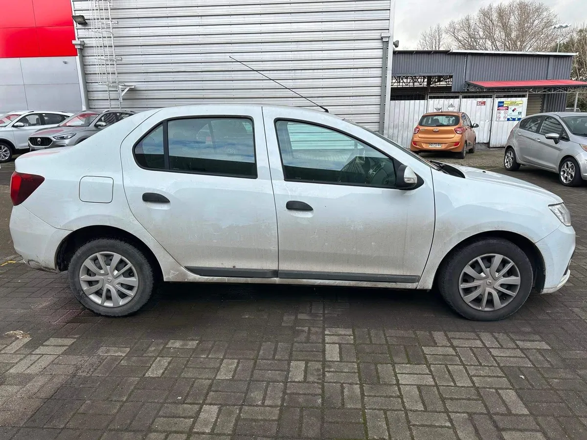Renault Symbol 1.6 Zen 4x2 Mt 4p año 2021